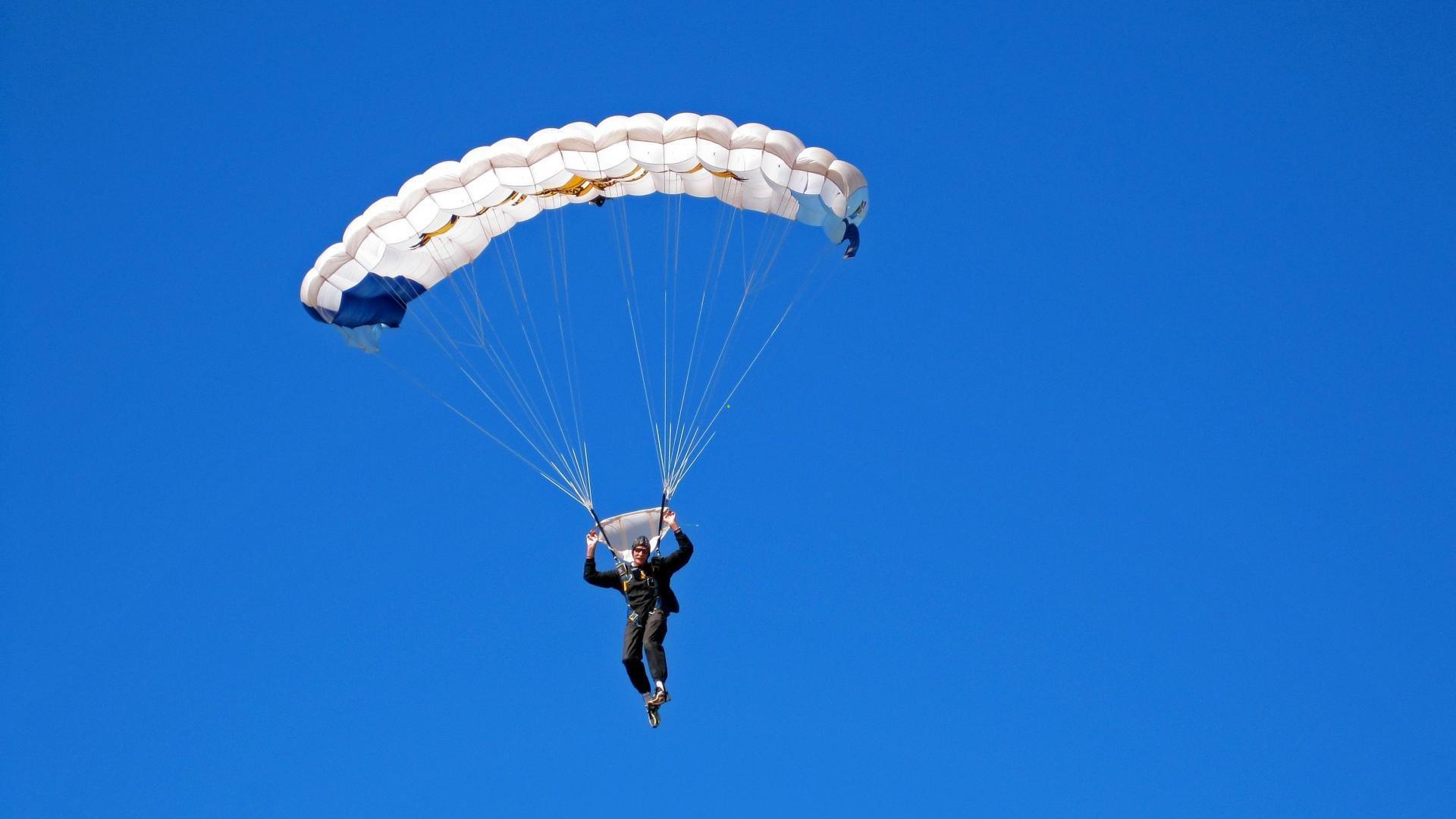 国乒包揽世界杯双冠 马龙陈梦强势登顶