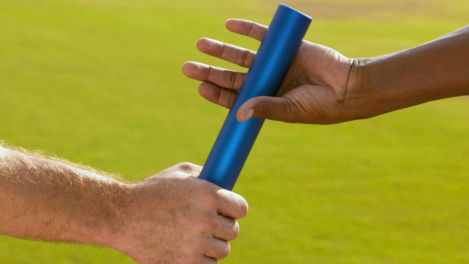 23岁新星打破尘封15年世界纪录,田径史上再添传奇